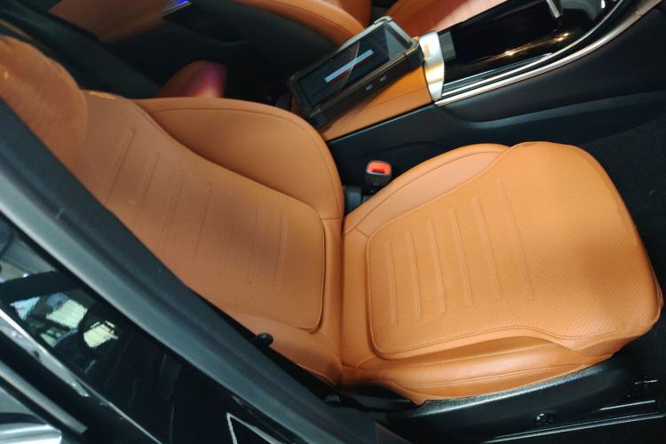 Used Mercedes-Benz GLC 2023 Refreshed GLC 300 L 4MATIC Dynamic Edition 5 Seats
