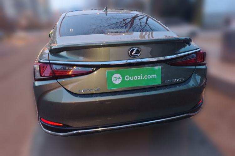 Used Lexus ES 2022 300h Deluxe Edition