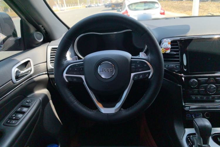 Used Jeep Grand Cherokee 2020 3.0L Elite Navigation Edition Steering Wheel