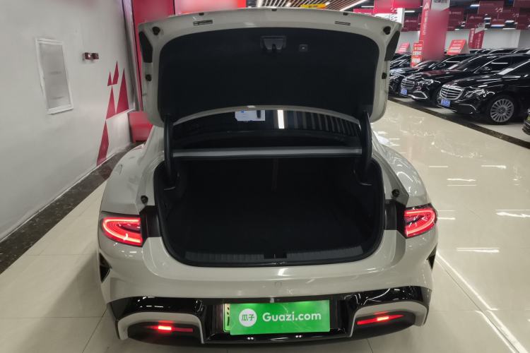 Used Xiaomi Auto SU7 2024 Four-Wheel Drive Ultra-Long Range Advanced Intelligent Driving Max Edition Trunk