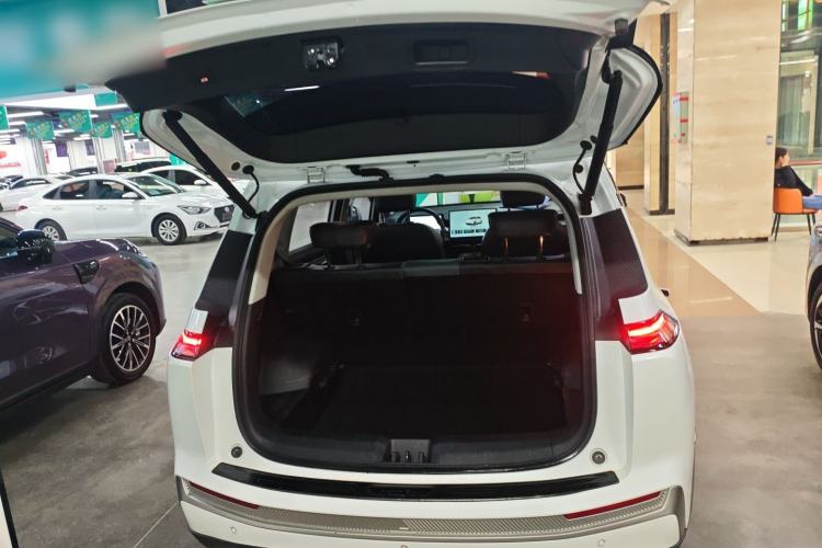 Used AION Y 2022 Plus 70 Smart Edition Trunk