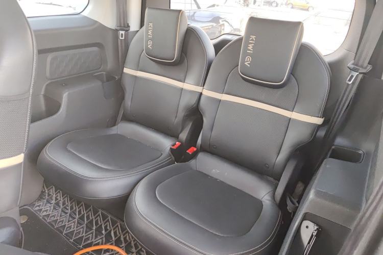 Used Baojun KiWi EV 2021 Artist Model Lithium Iron Phosphate