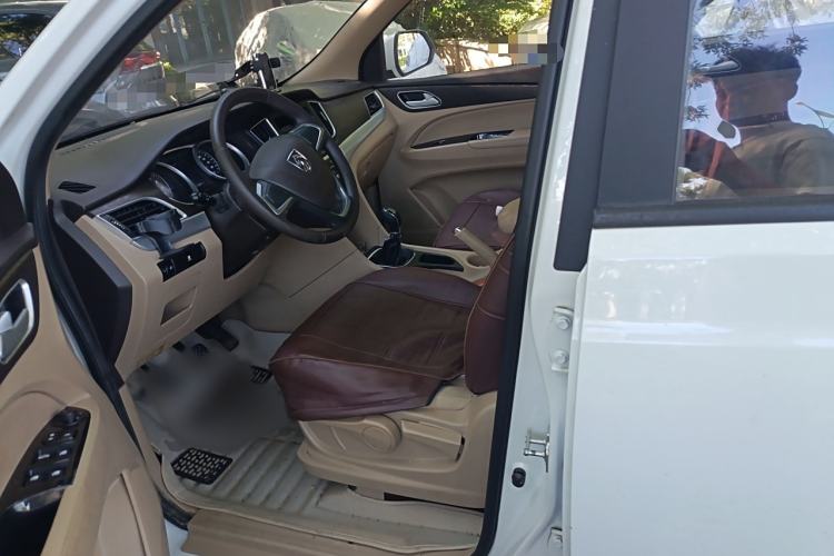 Used Baojun 730 2016 Revised Version 1.5L Manual Standard Model 5 Seats
