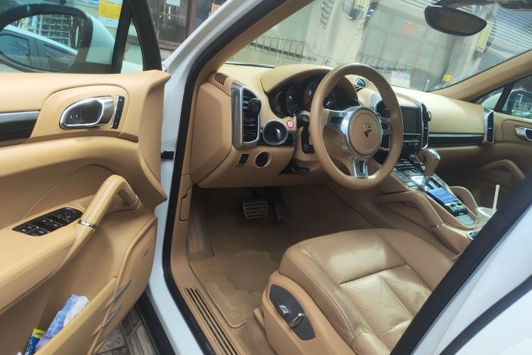 Used Porsche Cayenne 2014 Cayenne Platinum Edition 3.0T Driver Seat