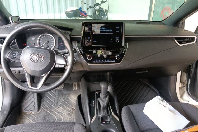 Used Toyota Levin 2019 Dual-Engine 1.8H E-CVT Entry-Level Model China VI Standard Center Console