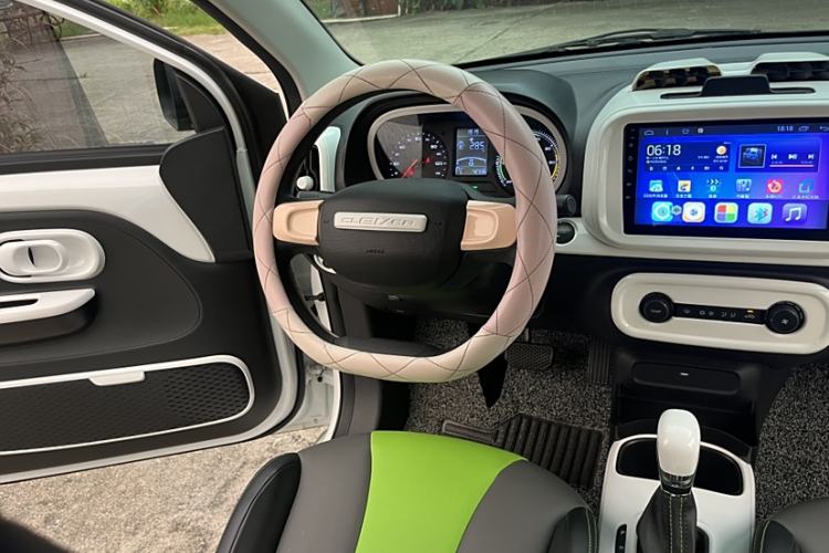 Used Roewe Clever 2021 302 km New Four-Seater Super-Efficient Version