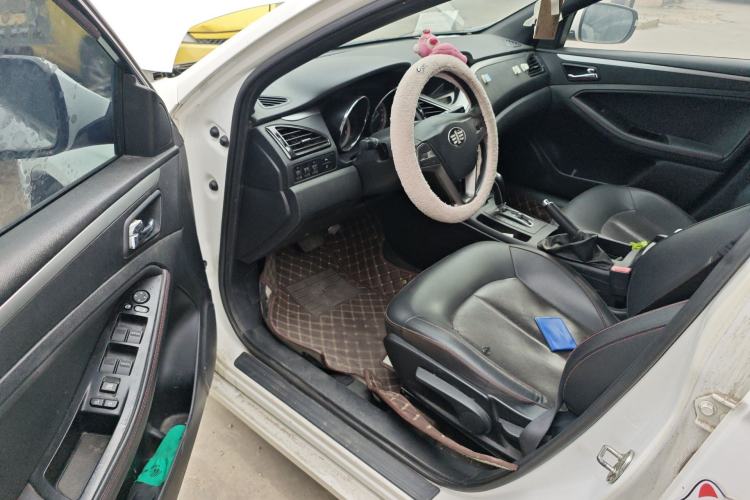 Used Bestune B70 2016 2.0L Automatic 10th Anniversary Edition Driver Seat