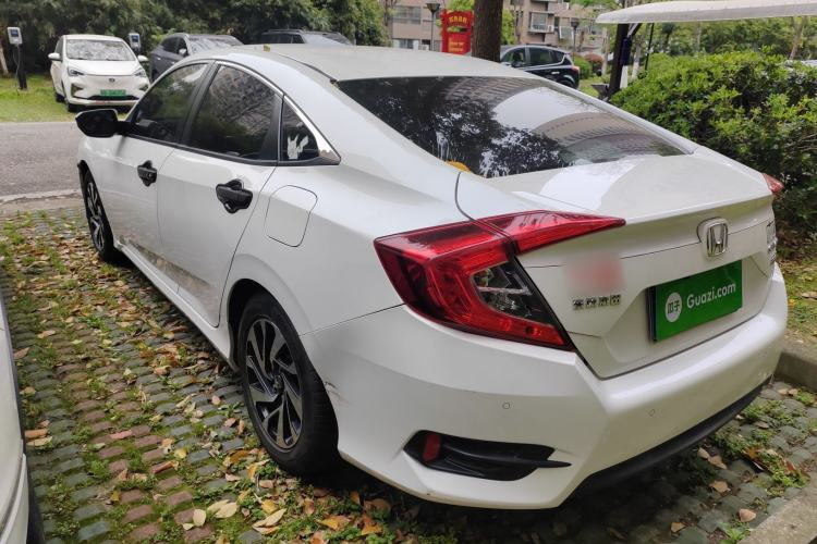 Used Honda Civic 2016 220TURBO CVT Luxury Edition Rear Left 45 Deg