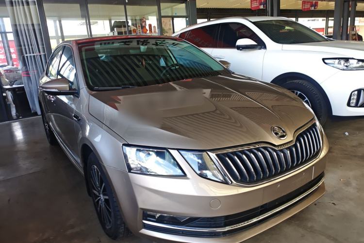 Used Skoda Octavia 2018 1.6L Automatic Luxury Edition