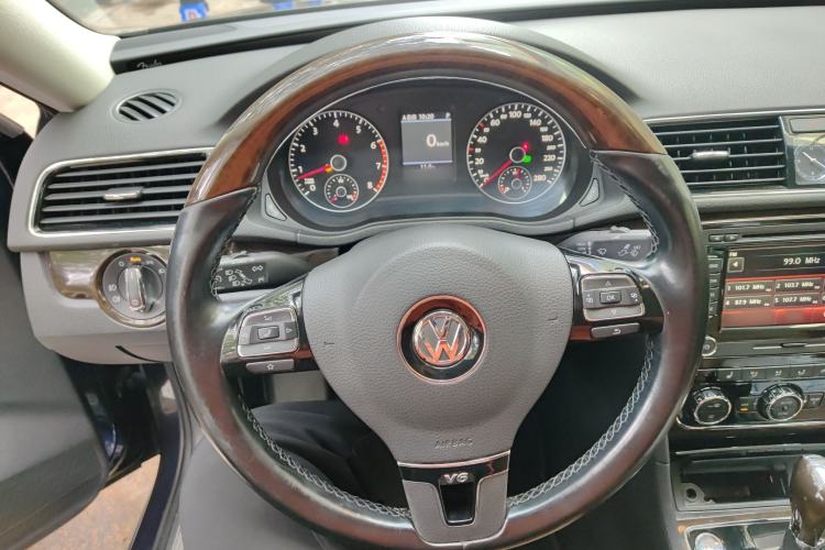 Used Volkswagen Passat 2013 3.0L V6 DSG Flagship Edition
