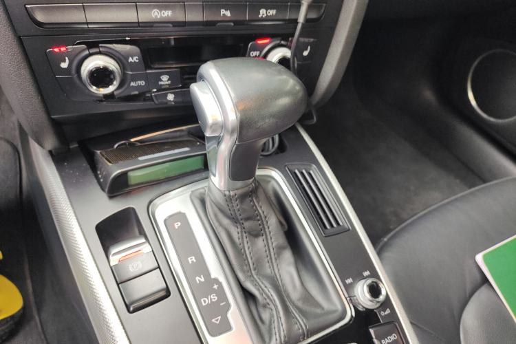 Used Audi A4 2014 40 TFSI allroad quattro plus version Gear Lever