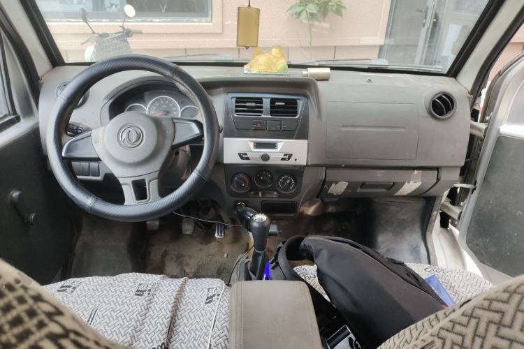 Used Dongfeng Xiaokang K07S 2016 1.2L Practical Version DK12-10 Center Console