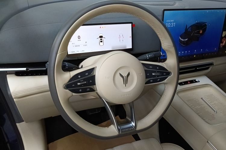 Used VOYAH Dream 2025 PHEV Four-Wheel Drive Prestige Kunpeng Edition
