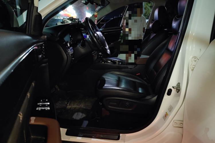 Used GAC Trumpchi GS7 2017 320T Two-Wheel-Drive Luxury Smart Connectivity Model
