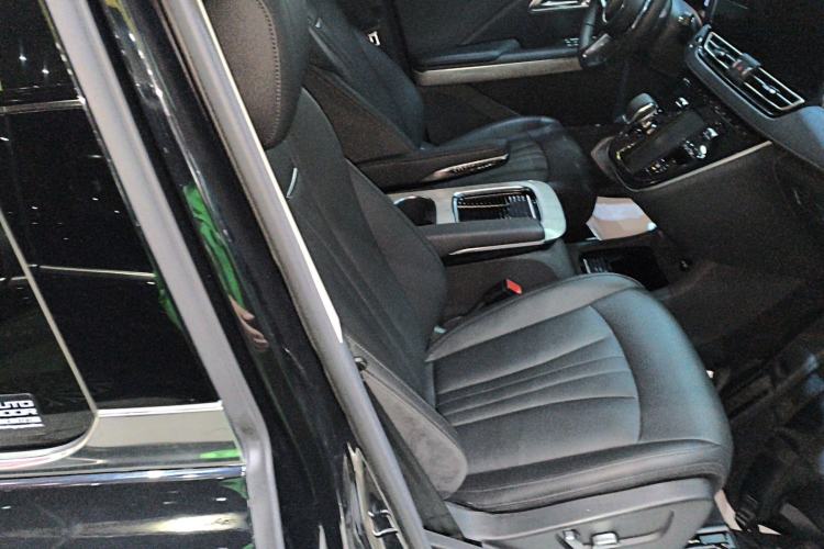 Used Hongqi HQ9 PHEV 2024 2.0T Four-Wheel Drive Business Edition Right Front Seat