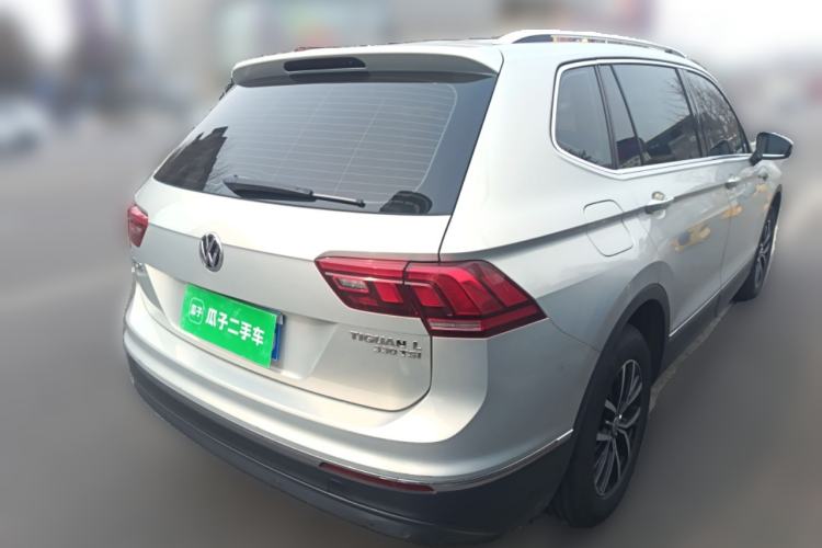 Used Volkswagen Tiguan L 2017 330TSI Automatic Two-Wheel Drive Luxury Edition Rear Right 45 Deg