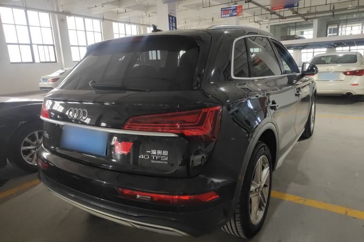 Used Audi Q5L 2022 40T Fashionable and Elegant Model Rear Right 45 Deg