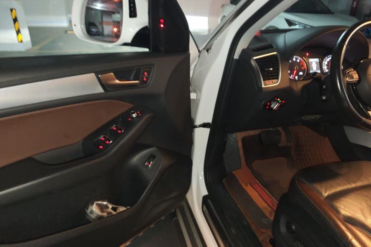 Used Audi Q5 2017 Plus 40 TFSI Technology Model