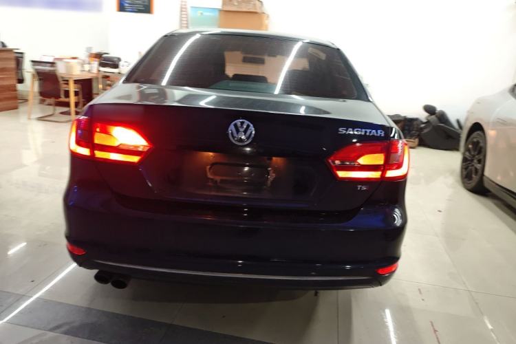 Used Volkswagen Sagitar 2014 Revised Version 1.4TSI Automatic Luxury Edition
