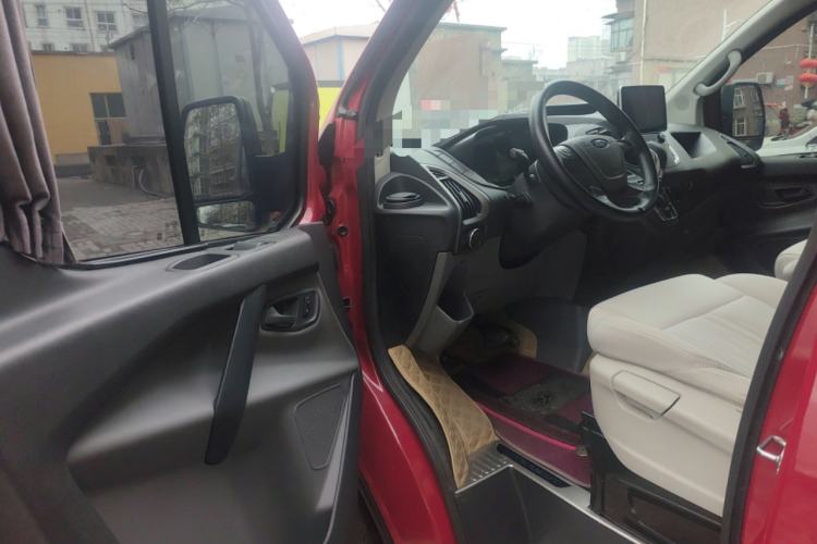 Used Ford Transit 2019 2.0T Gasoline Automatic Multi-Function Commercial Vehicle Short Wheelbase Low Roof 6-Seater China VI Standard
