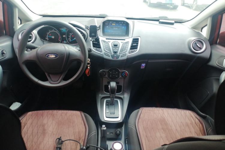 Used Ford Fiesta 2013 Hatchback 1.5L Automatic Fashion Edition Center Console