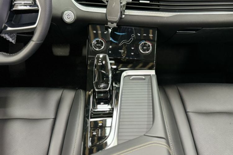Used Bestune B70 2023 Third Generation 1.5T Automatic Enjoyment Version 70th Anniversary Edition
