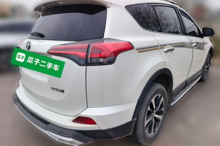 Used Toyota RAV4 2016 2.0L CVT Two-Wheel Drive Fashion Edition China V Standard
