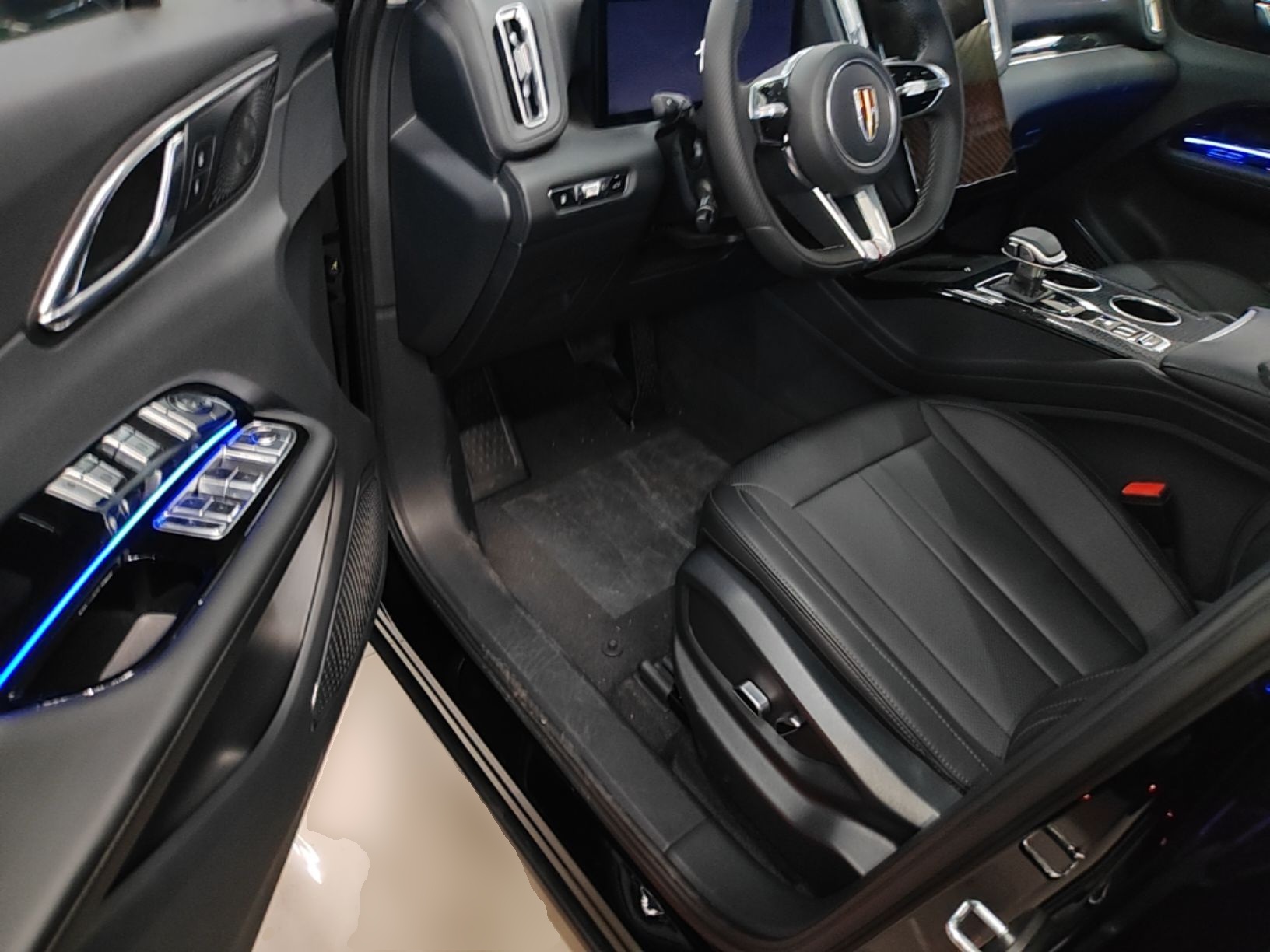 Hongqi HS3 PHEV 2024 PHEV 115km Jingwei Edition — снимка 18