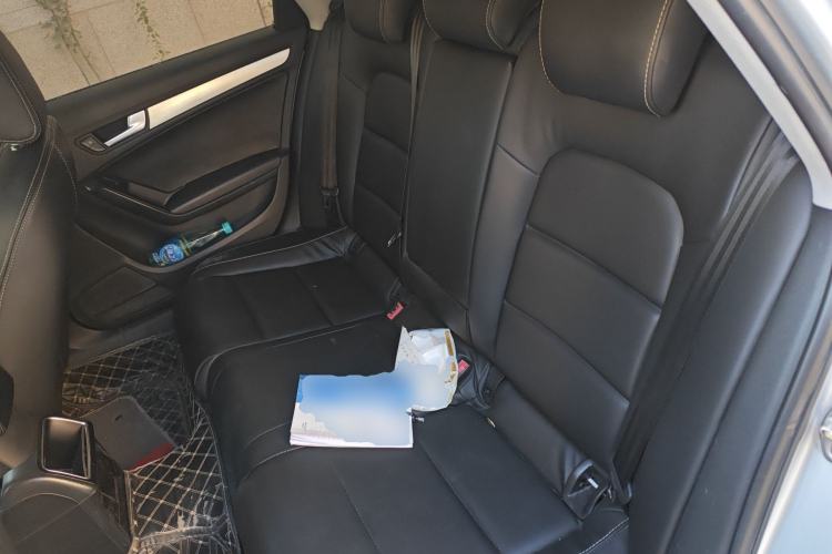 Used Audi A4L 2012 2.0 TFSI automatic standard version Left Rear Seat