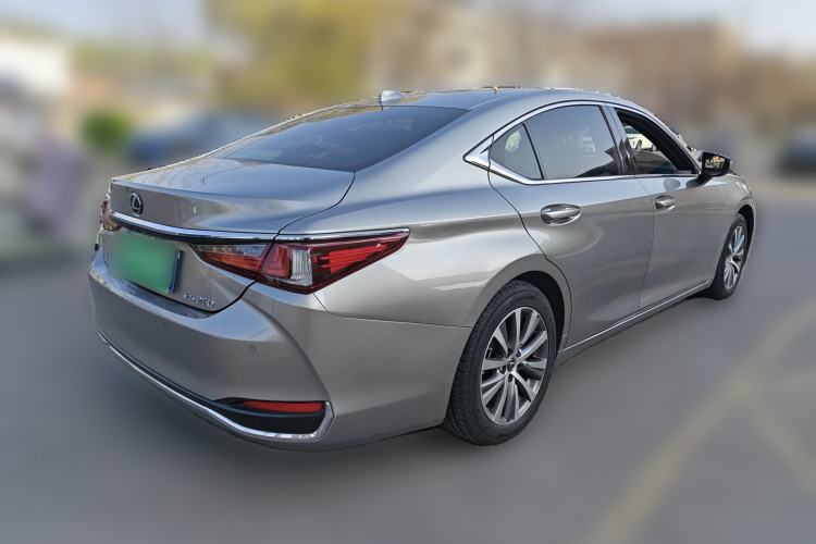 Used Lexus ES 2018 260 Excellence Edition China VI Standard Rear Right 45 Deg