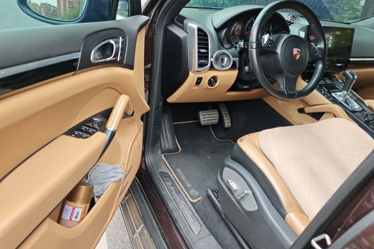 Used Porsche Cayenne 2014 Cayenne Platinum Edition 3.0T