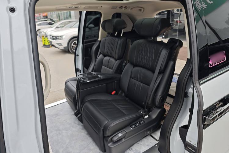 Used Honda Elysion 2024 2.0L eHEV Ultimate Edition