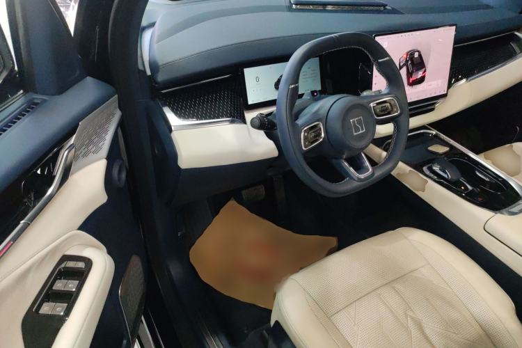 Used Zeekr 009 2024 7-Seater Walk-Through Version Four-Wheel Drive 108 kWh Driver Seat