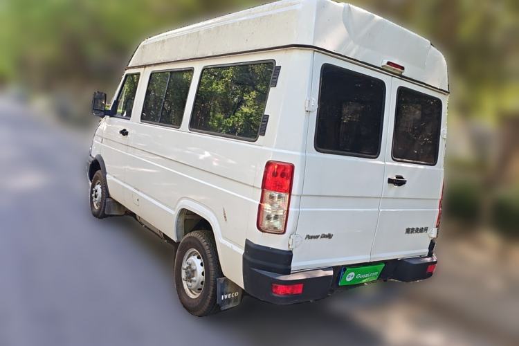 Used Iveco Daily 2012 2.5T-A35 Logistics Version 1 Mid-Roof
