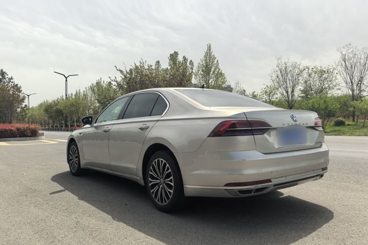 Used Volkswagen Phideon 2018 Revised Version 380TSI Two-Wheel Drive Business Edition Exterior 3