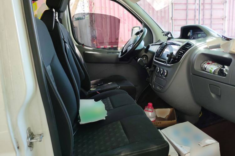 Used SAIC MAXUS Xintu V80 2023 2.0T Manual Classic Aoyuntong Power Version Short Wheelbase Ultra-Low Roof 5/6-Seater
