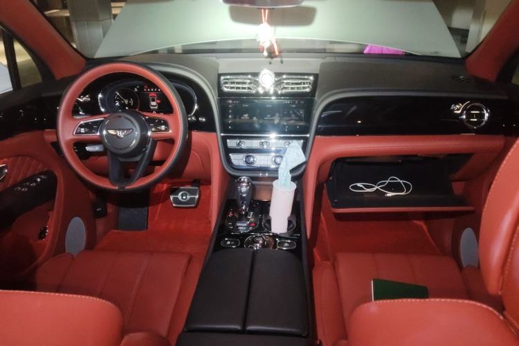 Used Bentley Bentayga Plug-in Hybrid 2021 3.0T PHEV Center Console