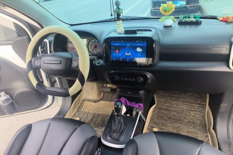 Used Roewe Clever 2022 311km QiQi BoBo Edition Center Console