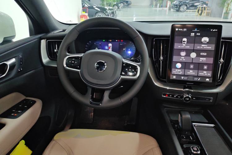 Used Volvo XC60 2026 B5 4x4 Smart Luxury Edition
