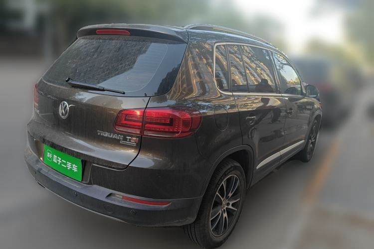 Used Volkswagen Tiguan 2015 1.8TSI Automatic All-Wheel-Drive Luxury Model
