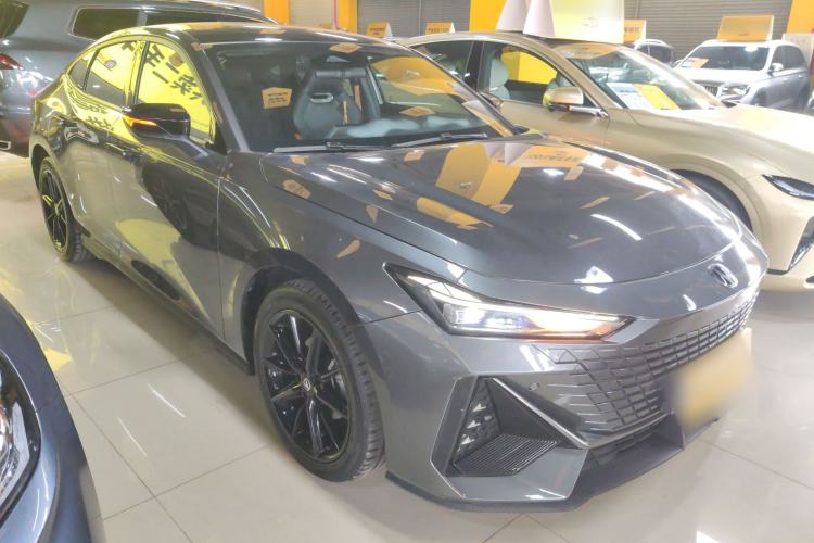 Used Changan UNI-V 2023 1.5T Prestige Model
