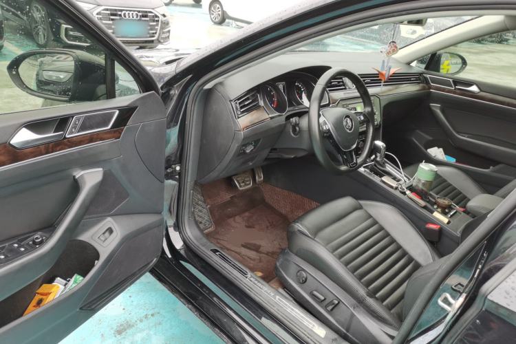 Used Volkswagen Magotan 2018 330TSI DSG Advanced Model Driver Seat