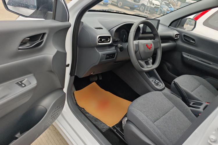 Used Wuling Hongguang New Energy 2025 Extended-Range Hybrid 50 km Standard Version
