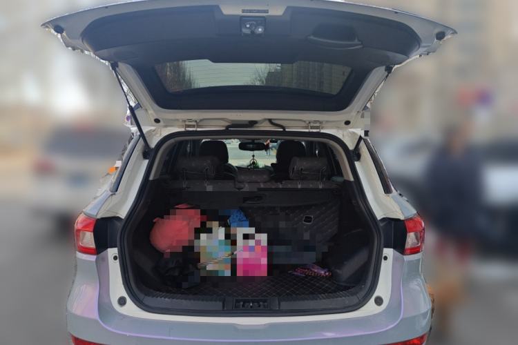 Used GAC Trumpchi GS4 2017 235T Automatic Two-Wheel Drive Elite Edition Trunk