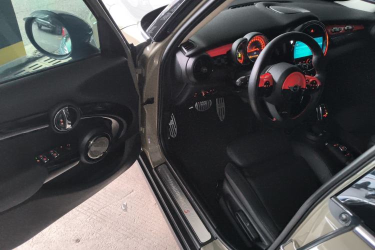 Used MINI MINI 2018 2.0T COOPER S Classic Edition Five-Door Version