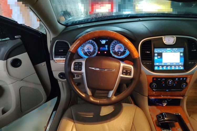 Used Chrysler 300C 2013 3.6L Luxury Edition