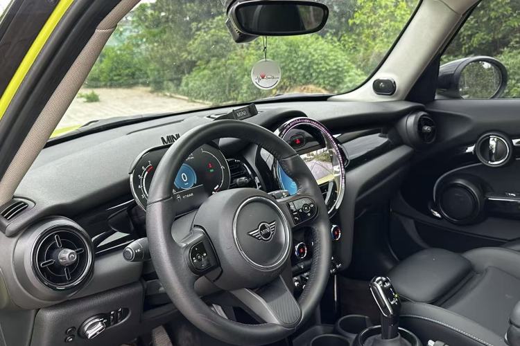 Used MINI 2022 Updated 1.5T COOPER Classic Edition Five-Door Version