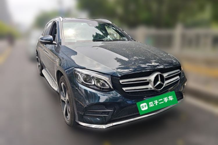 Used Mercedes-Benz GLC 2019 Facelift GLC 260 L 4MATIC Luxury Model Front Right 45 Deg