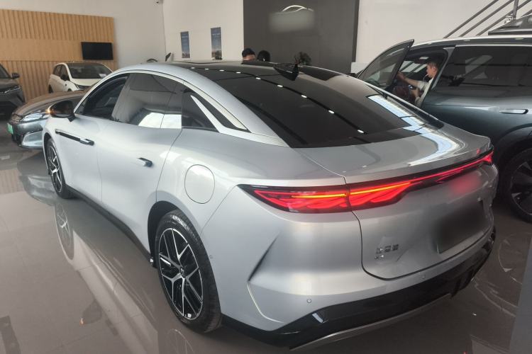 Used BYD Han L 2025 EV Four-Wheel Drive LiDAR Flagship Model