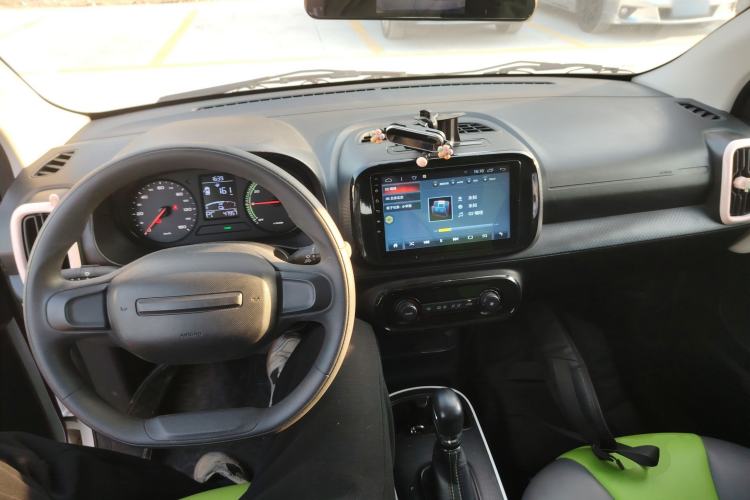 Used Roewe Clever 2021 302 km New Four-Seater Super-Efficient Version
